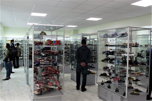 Новини Вінниці - фото з Під звуки джазу відкрили музей моделей транспорту. Що там є? Під звуки джазу відкрили музей моделей транспорту. Що там є?, фото №2 на сайті 20minut.ua