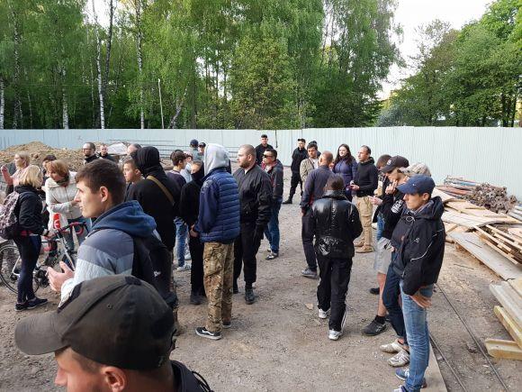 Новини Тернополя - фото з У Парку Нацвідродження люди знесли огорожу. Фото, відео (оновлено) У Парку Нацвідродження люди знесли огорожу. Фото, відео (оновлено), фото №5 на сайті 20minut.ua