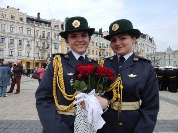 Новини Хмельницького - фото з На Софійській площі у Києві Порошенко вручив дипломи прикордонникам На Софійській площі у Києві Порошенко вручив дипломи прикордонникам, фото №3 на сайті vsim.ua