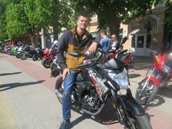 Новини Хмельницького - фото з Під рев "залізних коней": у Хмельницькому байкери відкрили мотосезон (ФОТО) Під рев "залізних коней": у Хмельницькому байкери відкрили мотосезон (ФОТО), фото №3 на сайті vsim.ua