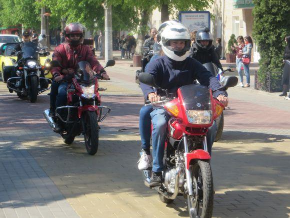 Новини Хмельницького - фото з Під рев "залізних коней": у Хмельницькому байкери відкрили мотосезон (ФОТО) Під рев "залізних коней": у Хмельницькому байкери відкрили мотосезон (ФОТО), фото №30 на сайті vsim.ua