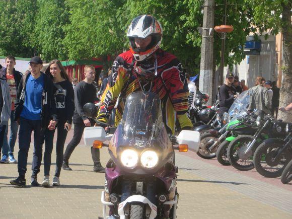 Новини Хмельницького - фото з Під рев "залізних коней": у Хмельницькому байкери відкрили мотосезон (ФОТО) Під рев "залізних коней": у Хмельницькому байкери відкрили мотосезон (ФОТО), фото №8 на сайті vsim.ua