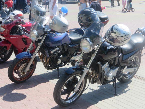 Новини Хмельницького - фото з Під рев "залізних коней": у Хмельницькому байкери відкрили мотосезон (ФОТО) Під рев "залізних коней": у Хмельницькому байкери відкрили мотосезон (ФОТО), фото №5 на сайті vsim.ua