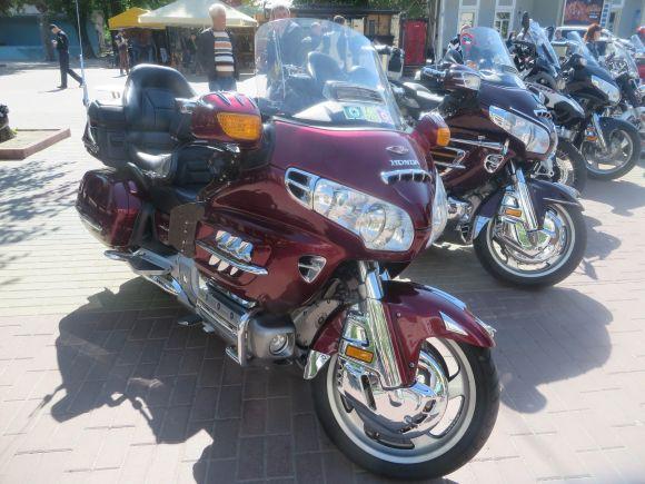 Новини Хмельницького - фото з Під рев "залізних коней": у Хмельницькому байкери відкрили мотосезон (ФОТО) Під рев "залізних коней": у Хмельницькому байкери відкрили мотосезон (ФОТО), фото №10 на сайті vsim.ua