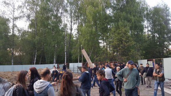 Новини Тернополя - фото з У Парку Нацвідродження люди знесли огорожу. Фото, відео (оновлено) У Парку Нацвідродження люди знесли огорожу. Фото, відео (оновлено), фото №9 на сайті 20minut.ua