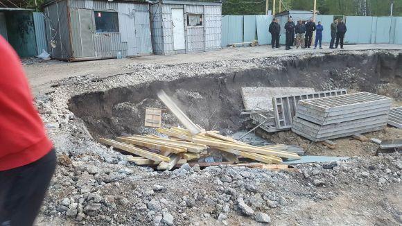 Новини Тернополя - фото з У Парку Нацвідродження люди знесли огорожу. Фото, відео (оновлено) У Парку Нацвідродження люди знесли огорожу. Фото, відео (оновлено), фото №11 на сайті 20minut.ua