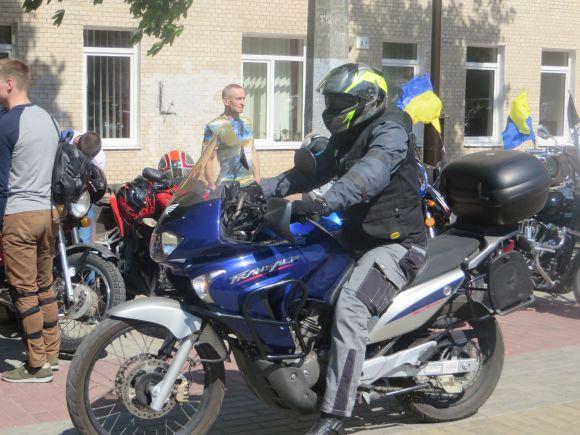 Новини Хмельницького - фото з Під рев "залізних коней": у Хмельницькому байкери відкрили мотосезон (ФОТО) Під рев "залізних коней": у Хмельницькому байкери відкрили мотосезон (ФОТО), фото №4 на сайті vsim.ua