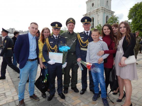 Новини Хмельницького - фото з На Софійській площі у Києві Порошенко вручив дипломи прикордонникам На Софійській площі у Києві Порошенко вручив дипломи прикордонникам, фото №4 на сайті vsim.ua