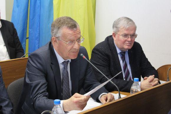 Новини Вінниці - фото з Нове житло, «міський» Нацбанк та економія для шкіл. Огляд рішень сесії міськради Нове житло, «міський» Нацбанк та економія для шкіл. Огляд рішень сесії міськради, фото №7 на сайті 20minut.ua