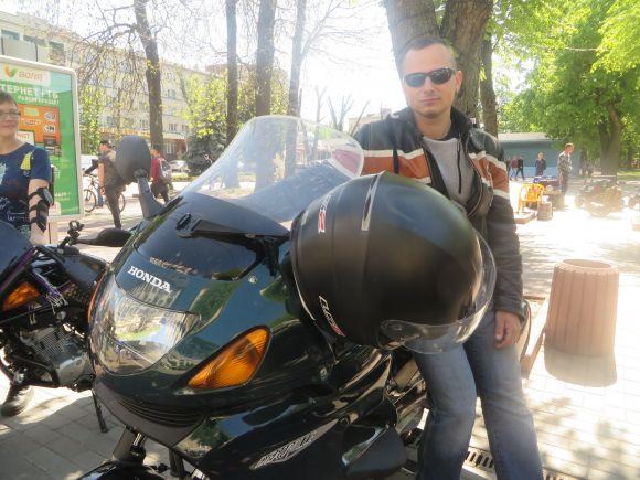 Новини Хмельницького - фото з Під рев "залізних коней": у Хмельницькому байкери відкрили мотосезон (ФОТО) Під рев "залізних коней": у Хмельницькому байкери відкрили мотосезон (ФОТО), фото №2 на сайті vsim.ua