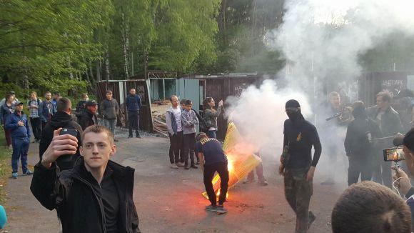 Новини Тернополя - фото з У Парку Нацвідродження люди знесли огорожу. Фото, відео (оновлено) У Парку Нацвідродження люди знесли огорожу. Фото, відео (оновлено), фото №8 на сайті 20minut.ua
