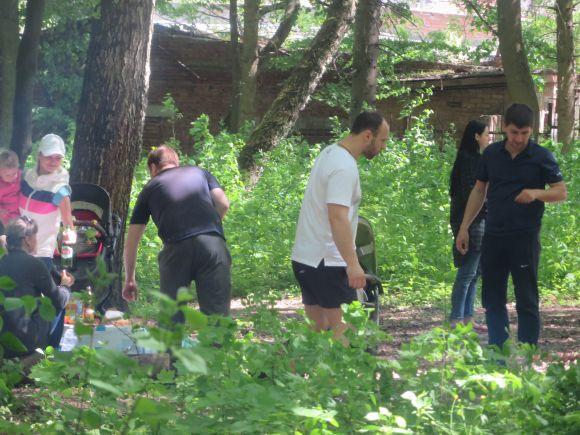 Всі на пікнік: хмельничани вибрались у Дендропарк на шашлики, фото №2 на сайті vsim.ua