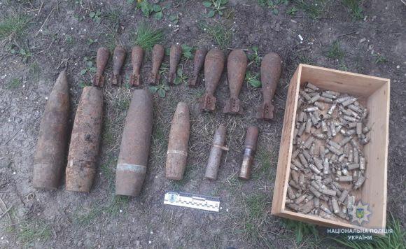 Новини Вінниці - фото з Втретє у жителя Теплика вилучають арсенал зброї. Де він її бере? Втретє у жителя Теплика вилучають арсенал зброї. Де він її бере?, фото №1 на сайті 20minut.ua