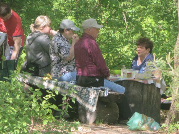 Всі на пікнік: хмельничани вибрались у Дендропарк на шашлики, фото №4 на сайті vsim.ua
