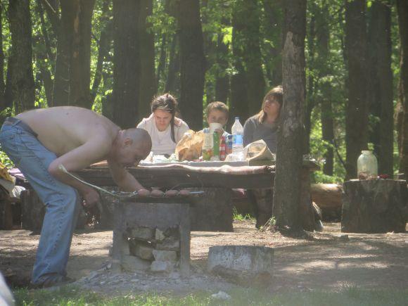 Всі на пікнік: хмельничани вибрались у Дендропарк на шашлики, фото №9 на сайті vsim.ua