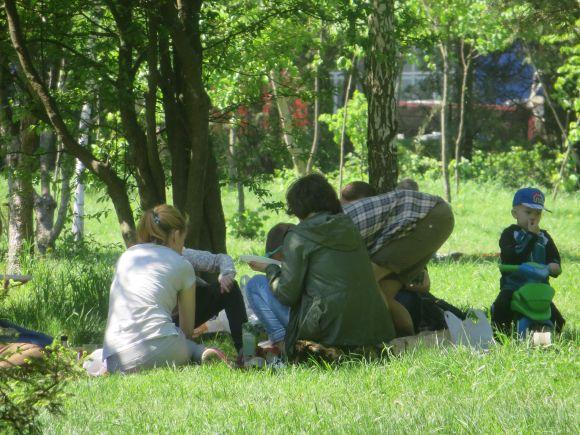 Всі на пікнік: хмельничани вибрались у Дендропарк на шашлики, фото №13 на сайті vsim.ua