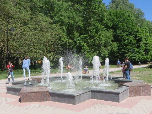 Новини Хмельницького - фото з У Дендропарку запрацював новий фонтан (ВІДЕО) У Дендропарку запрацював новий фонтан (ВІДЕО), фото №1 на сайті vsim.ua