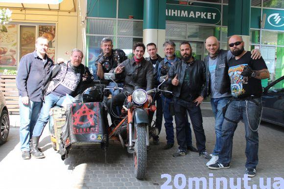 Джордж Вільямс їде на мотоциклі з Таджикистану у Великобританію через Тернопіль, фото №1 на сайті 20minut.ua