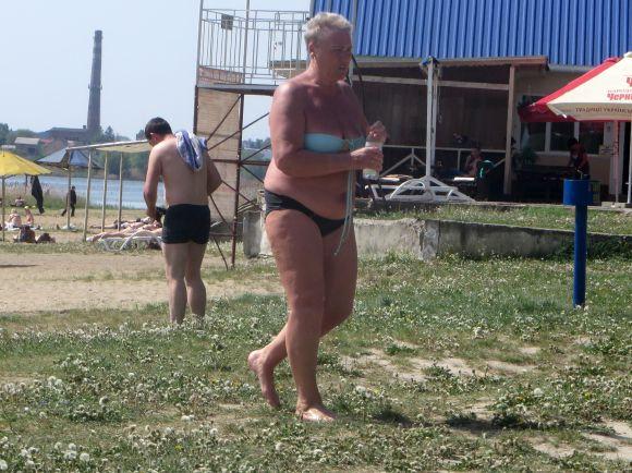 Новини Хмельницького - фото з Сезон купання і засмаги відкрито: 25 фото з хмельницького пляжу Сезон купання і засмаги відкрито: 25 фото з хмельницького пляжу, фото №9 на сайті vsim.ua