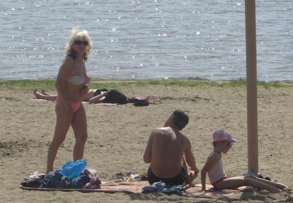 Новини Хмельницького - фото з Сезон купання і засмаги відкрито: 25 фото з хмельницького пляжу Сезон купання і засмаги відкрито: 25 фото з хмельницького пляжу, фото №19 на сайті vsim.ua