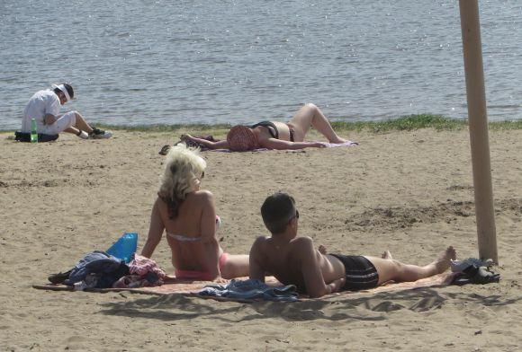 Новини Хмельницького - фото з Сезон купання і засмаги відкрито: 25 фото з хмельницького пляжу Сезон купання і засмаги відкрито: 25 фото з хмельницького пляжу, фото №5 на сайті vsim.ua