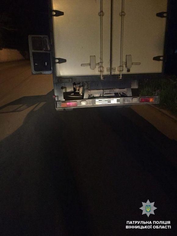 П'яний та босий. По місту колобродив водій «ЗІЛа», намагався втекти від копів, фото №1 на сайті 20minut.ua