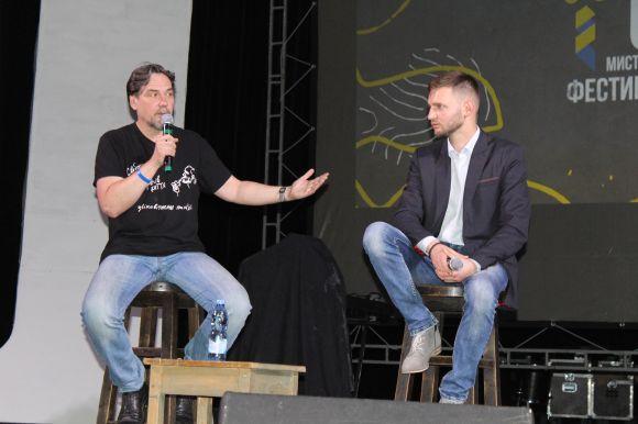 За селфі з Андруховичем тернополянки ставали в чергу, фото №3 на сайті 20minut.ua