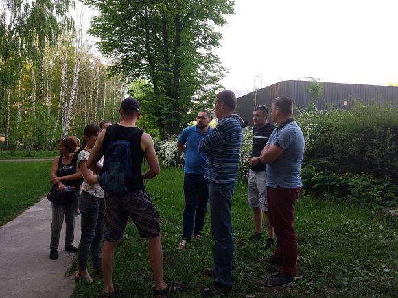 У Тернополі забарикадували три під'їзди до скандальної будови у Парку Нацвідродження, фото №2 на сайті 20minut.ua