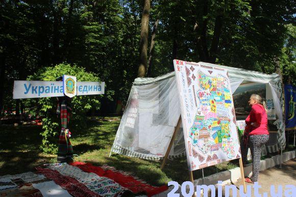 Вареники, капусняк, пісні, лицарські бої.  Як у Збаражі святкували День міста та відкриття туристичного сезону, фото №5 на сайті 20minut.ua