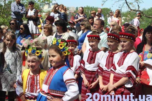 Вареники, капусняк, пісні, лицарські бої.  Як у Збаражі святкували День міста та відкриття туристичного сезону, фото №1 на сайті 20minut.ua