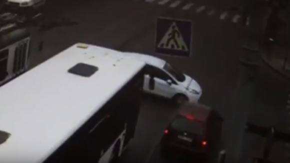 Новини Вінниці - фото з Вінниця 7 травня: порятунок 90-річної пенсіонерки та ДТП на Соборній Вінниця 7 травня: порятунок 90-річної пенсіонерки та ДТП на Соборній, фото №2 на сайті 20minut.ua