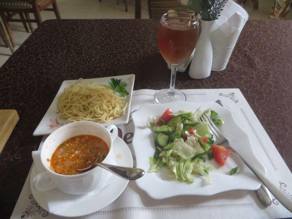 Новини Хмельницького - фото з Перевіряємо хмельницькі їдальні: як годують в кафе "Defilyada" біля філармонії Перевіряємо хмельницькі їдальні: як годують в кафе "Defilyada" біля філармонії, фото №4 на сайті vsim.ua