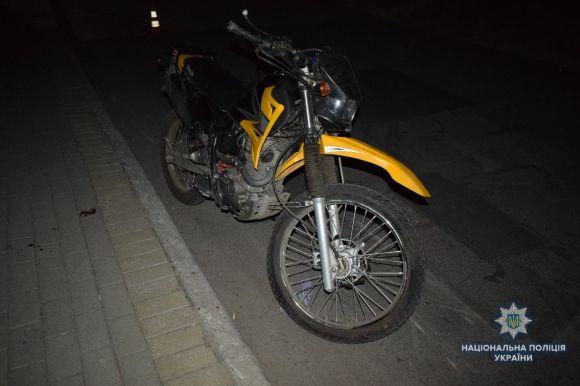 Новини Вінниці - фото з У Вінниці розбився мотоцикліст. Його пасажирка зараз у важкому стані У Вінниці розбився мотоцикліст. Його пасажирка зараз у важкому стані, фото №1 на сайті 20minut.ua