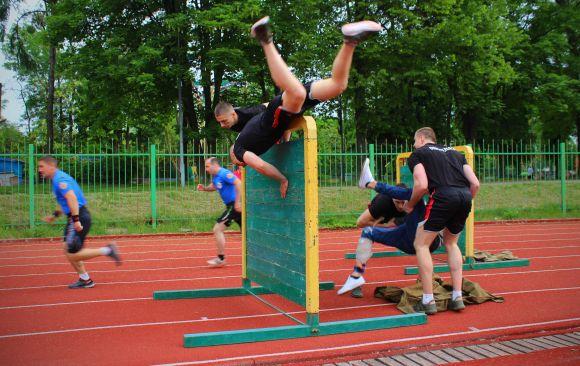 Новини Вінниці - фото з Евакуація VIP-особи: розпочалися змагання бодігардів. Фото та гіфки Евакуація VIP-особи: розпочалися змагання бодігардів. Фото та гіфки, фото №12 на сайті 20minut.ua