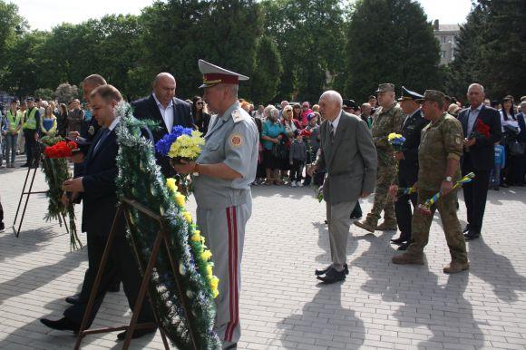 Новини Хмельницького - фото з У День перемоги над нацизмом хмельничани вшанували ветеранів У День перемоги над нацизмом хмельничани вшанували ветеранів, фото №2 на сайті vsim.ua