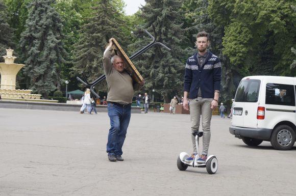 Новини Вінниці - фото з Проїхали на гіроскутері з центру до Старого міста. Як воно? Проїхали на гіроскутері з центру до Старого міста. Як воно?, фото №16 на сайті 20minut.ua