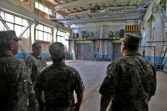 Новини Хмельницького - фото з Міністр оборони проінспектував Хмельницький склад боєприпасів Міністр оборони проінспектував Хмельницький склад боєприпасів, фото №1 на сайті vsim.ua