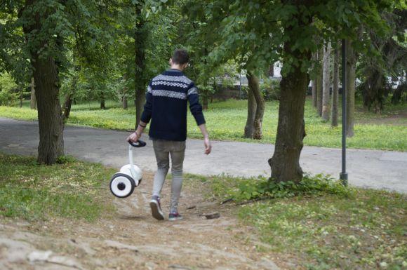 Новини Вінниці - фото з Проїхали на гіроскутері з центру до Старого міста. Як воно? Проїхали на гіроскутері з центру до Старого міста. Як воно?, фото №4 на сайті 20minut.ua