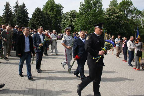 Новини Хмельницького - фото з У День перемоги над нацизмом хмельничани вшанували ветеранів У День перемоги над нацизмом хмельничани вшанували ветеранів, фото №3 на сайті vsim.ua