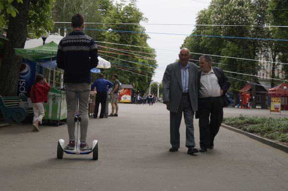 Новини Вінниці - фото з Проїхали на гіроскутері з центру до Старого міста. Як воно? Проїхали на гіроскутері з центру до Старого міста. Як воно?, фото №12 на сайті 20minut.ua