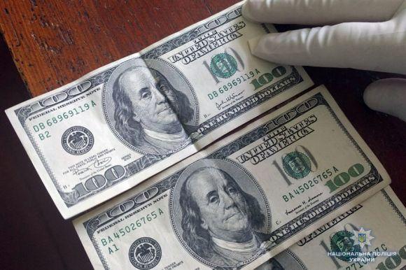 Новини Хмельницького - фото з 300 доларів, щоб не посадили: у Шепетівці жінка хотіла заплатити поліцейському 300 доларів, щоб не посадили: у Шепетівці жінка хотіла заплатити поліцейському, фото №2 на сайті vsim.ua