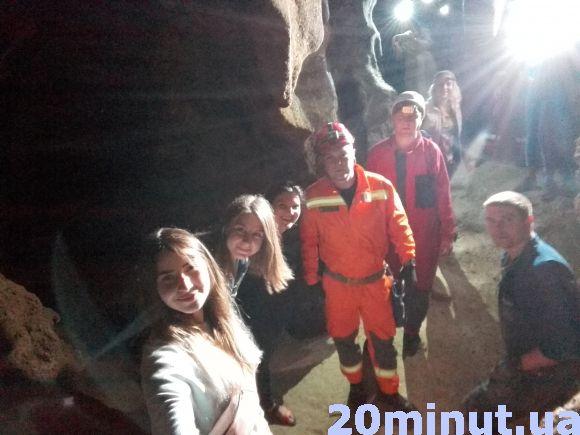 Новини Тернополя - фото з Загублені в печері: як рятували журналістів, які залишились без світла і з кажанами (відео) Загублені в печері: як рятували журналістів, які залишились без світла і з кажанами (відео), фото №2 на сайті 20minut.ua