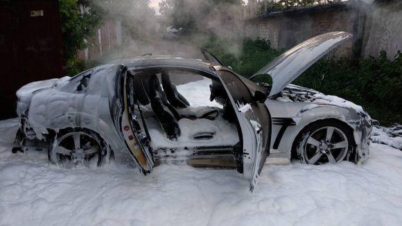 У Кам’янці вночі через підпал горіло два автомобілі, фото №1 на сайті 20minut.ua