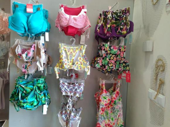 Новини Хмельницького - фото з Тропічні та хижі з високими плавками. Які купальники пропонують хмельничанкам у 2018-ому C:\Users\Користувач\Desktop\купальник\IMG_20180510_112948.jpg