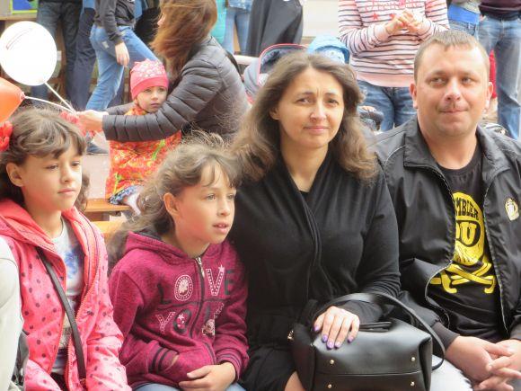 Вистава просто неба і розваги для дітей: 25 фото з Дня матері у Хмельницькому, фото №17 на сайті vsim.ua