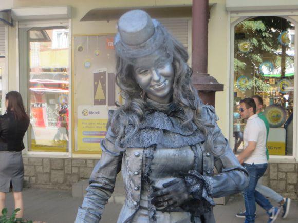 Новини Хмельницького - фото з "Живі" скульптури і новий путівник: як у Хмельницькому відкривали туристичний сезон "Живі" скульптури і новий путівник: як у Хмельницькому відкривали туристичний сезон, фото №10 на сайті vsim.ua