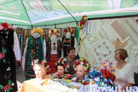 Новини Тернополя - фото з У Тернополі розпочався фестиваль «Цвіт вишиванки» У Тернополі розпочався фестиваль «Цвіт вишиванки», фото №1 на сайті 20minut.ua