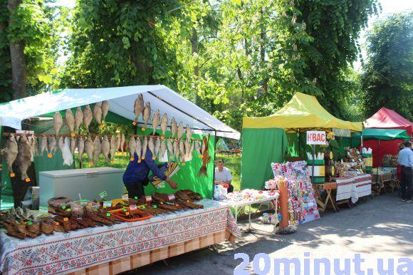 Новини Тернополя - фото з У Тернополі розпочався фестиваль «Цвіт вишиванки» У Тернополі розпочався фестиваль «Цвіт вишиванки», фото №6 на сайті 20minut.ua