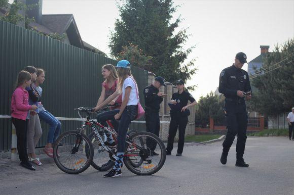 Новини Вінниці - фото з На Старому місті мотоцикліст збив дівчинку і втік. Дитина у важкому стані На Старому місті мотоцикліст збив дівчинку і втік. Дитина у важкому стані, фото №1 на сайті 20minut.ua