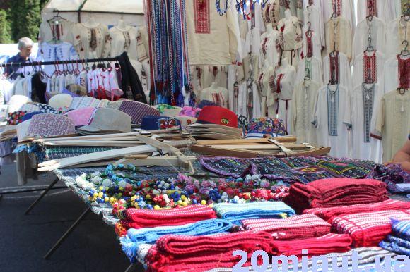 Новини Тернополя - фото з У Тернополі розпочався фестиваль «Цвіт вишиванки» У Тернополі розпочався фестиваль «Цвіт вишиванки», фото №3 на сайті 20minut.ua